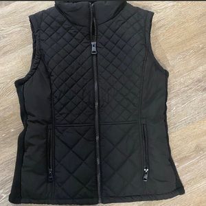 Andrew Marc Black Puffer Vest Size Medium Zipper Pockets Ribbed Sides